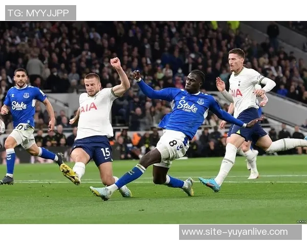 曼城主场迎战挨佛顿谁能在英超赛场上笑到最后